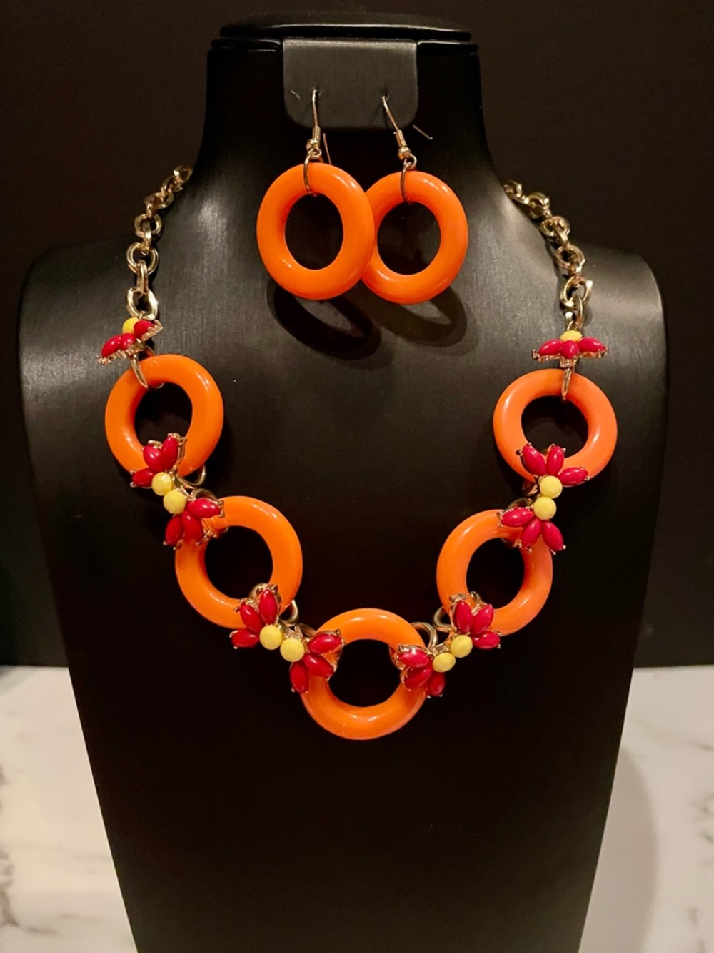 Bold Orange Resin Circle Necklace & Earring Set - Picture 5 of 6